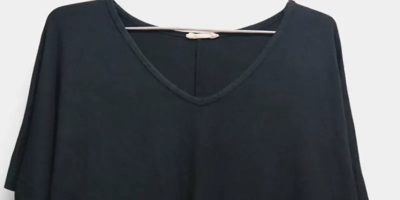 Enguatada negra corta (s/t)