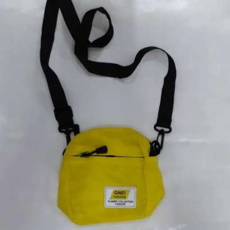 CARTERA AMARILLA PEQUEÑA 