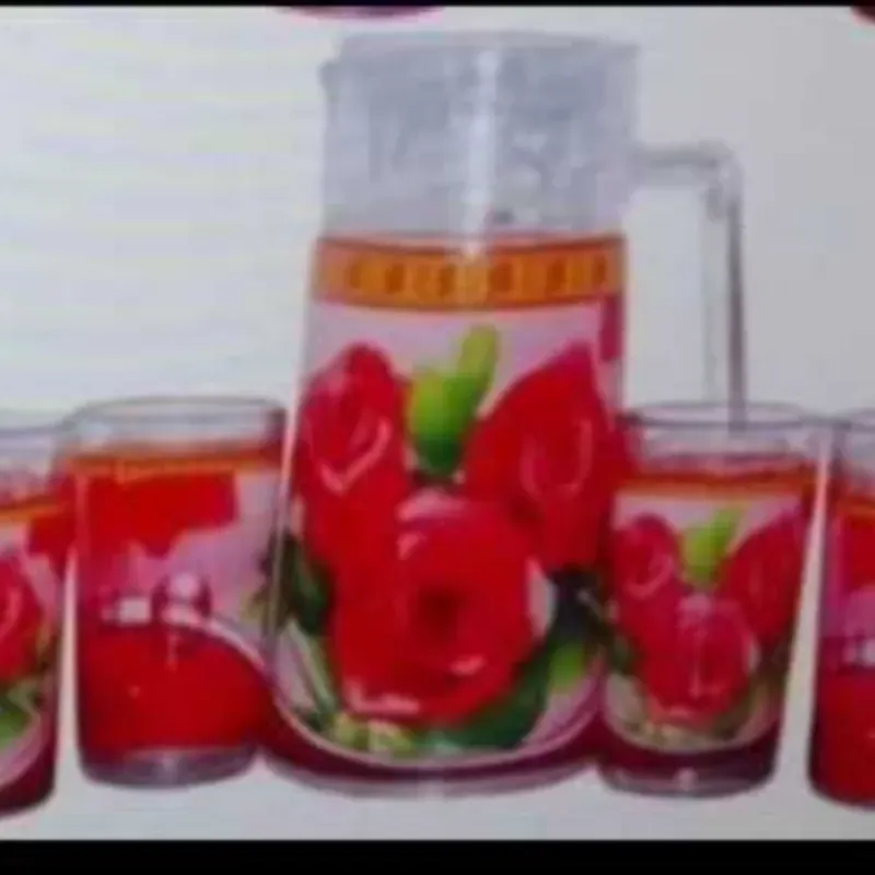 JUEGO JARRA DE CRISTAL CON 6 VASOS.