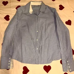 camisa azul de rayas