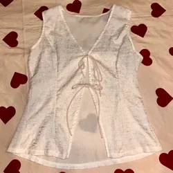 top blanco con lazos