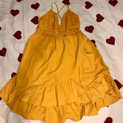 vestido amarillo