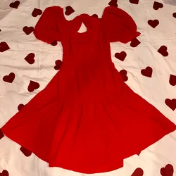 vestido rojo de lazos atrás