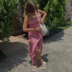 Vestido rosa de vuelos