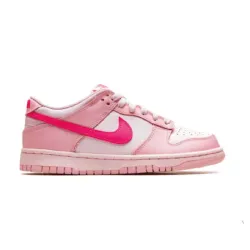 Nike Dunk Triple Pink