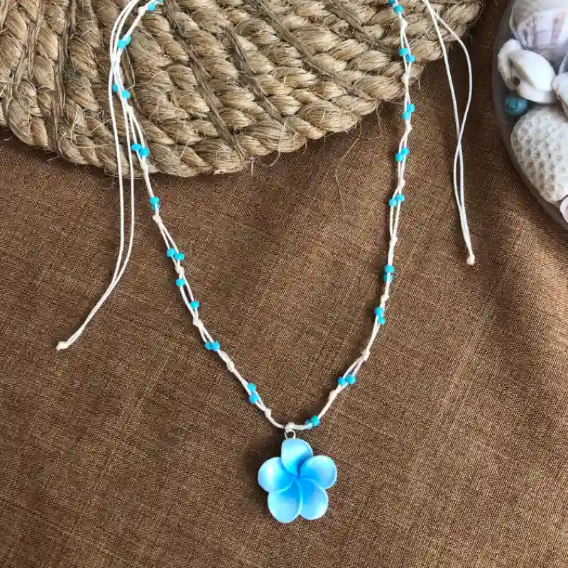Collar de plumeria 