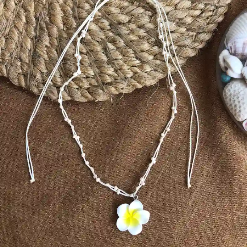 Collar de plumeria 
