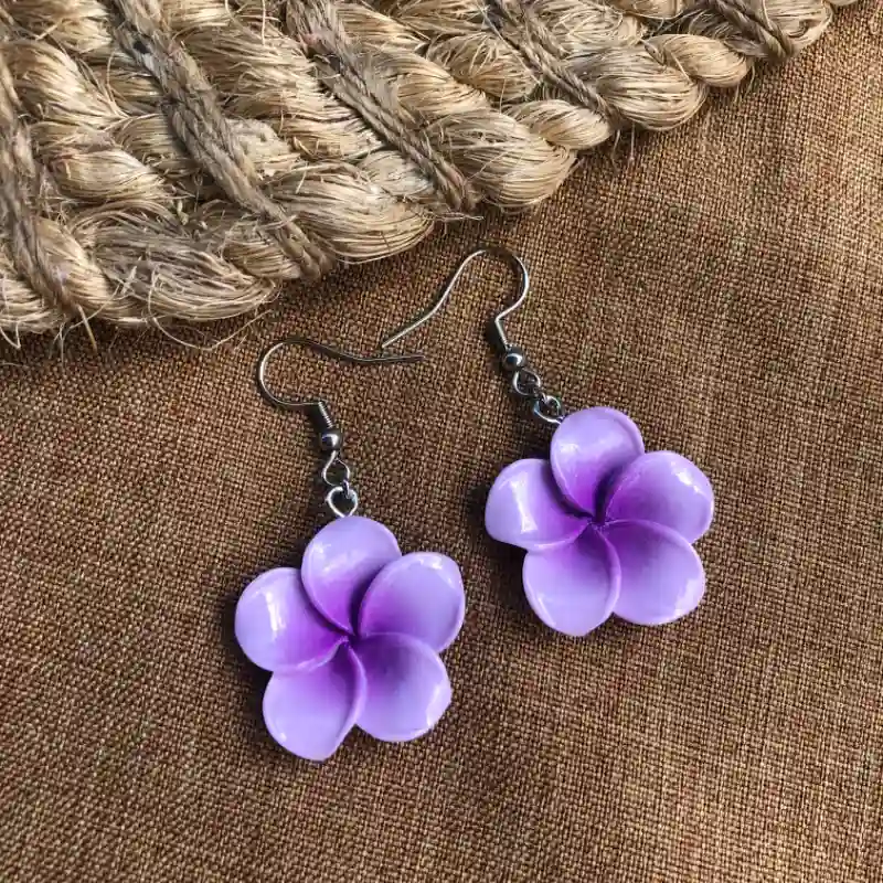 Aretes de plumeria 
