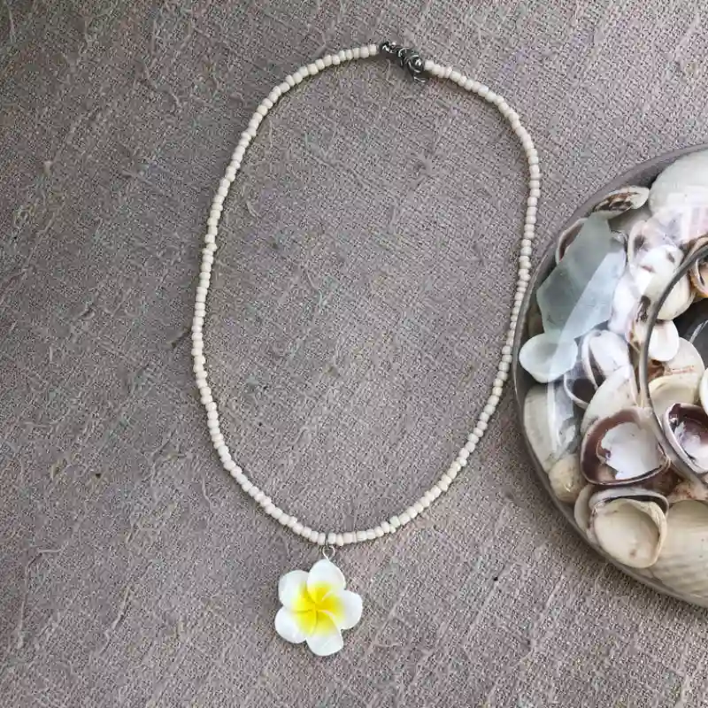 Collar plumeria 