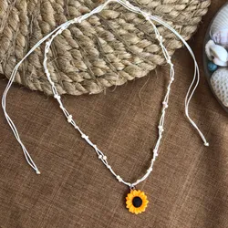 Collar de girasol en hilo 