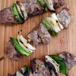 Brochetas de res