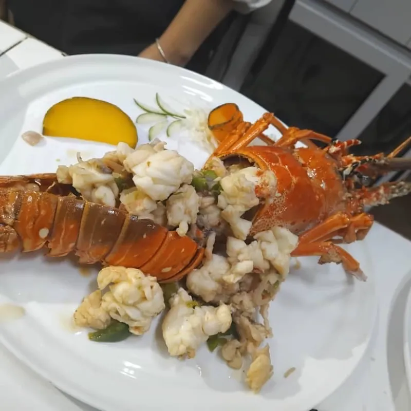 Langosta al ajillo