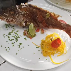 Pescando Entero Frito (Pargo)