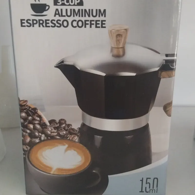 Cafetera negra de 3 tasas 