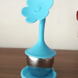 tetera metalica para te en hoja