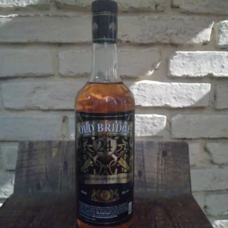 Whiskey Old Bridge 24
