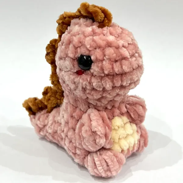 Descubre la Magia del Crochet junto a "El Nido" con nuestra exclusiva colección de juguetes creados cuidadosamente a mano para los peques de la casa. 

Nuestros Productos:

Amigurumis Adorables: Nuestros amigurumis son suaves, seguros y perfectos para abrazar.

Juguetes Educativos: Estimula la imaginación y el aprendizaje, y habilidades motoras con nuestros juguetes de colores vibrantes y texturas agradables.

¿Por qué elegirnos?

Seguridad y Calidad: Utilizamos materiales hipoalergénicos y seguros para los niños, garantizando productos duraderos y de alta calidad.

Hecho a Mano con Amor: Cada juguete fabricado a mano es único y está hecho con dedicación y cariño, promoviendo el valor del trabajo artesanal.

Desarrollo y Creatividad: Nuestros juguetes fomentan el desarrollo sensorial y la creatividad, proporcionando horas de diversión y aprendizaje.

En nuestra tienda también encontrarás, y podrás encargar, materiales para que realices tu propio arte. 