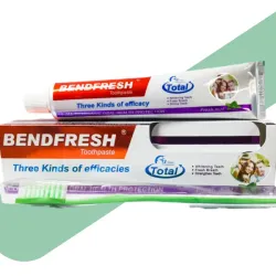 Pasta de dientes menta fresca, con cepillo de dientes..