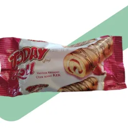 PASTEL CON CREMA DE VAINILLA Y SALSA DE FRESAS