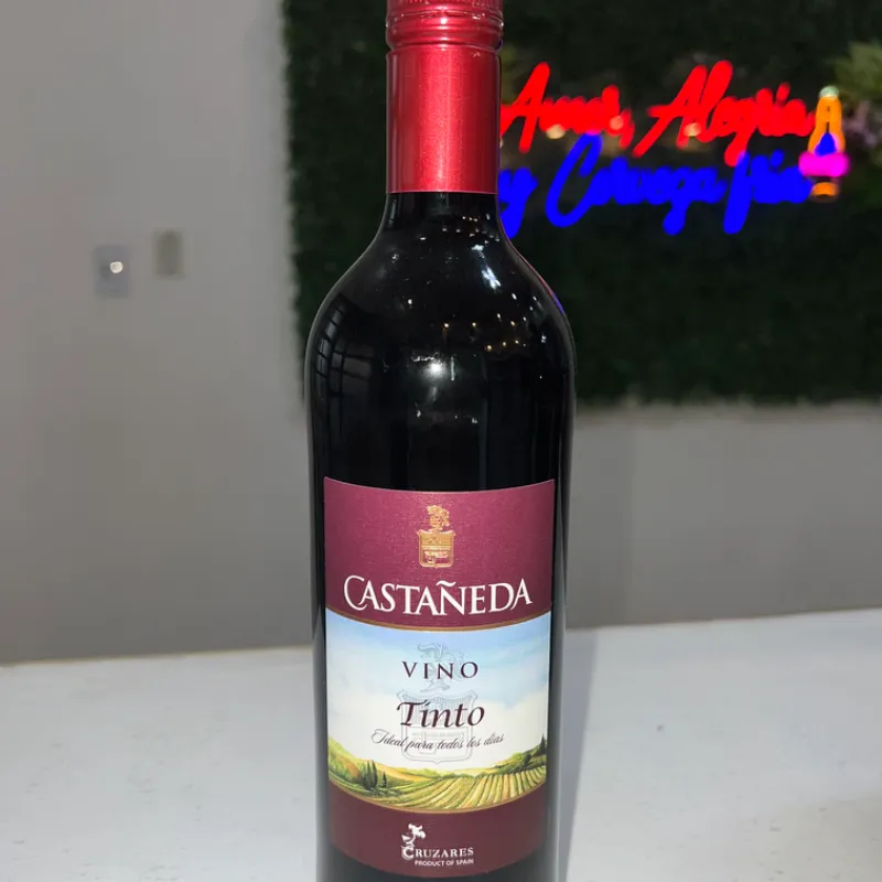 Vino tinto Castañeda 