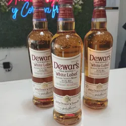 Whisky dewars 