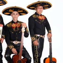 2️⃣ Mariachis 🖤♥️🤍