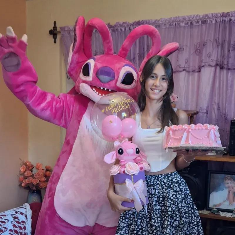 💗Angela con Regalo 🎁