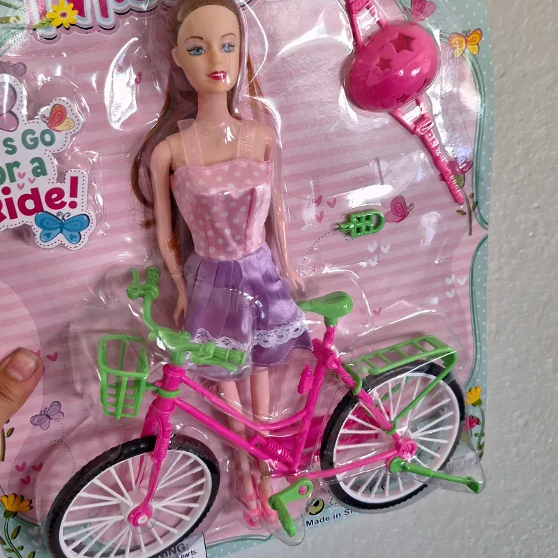 Barbie con bicicleta 