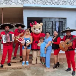 Entrega con 5 Mariachis y osa ♥️♥️♥️