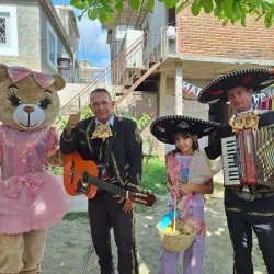 🩷🩷🐻🐻entrega con mariachis 👑🩷🎵🎵🎵🎵