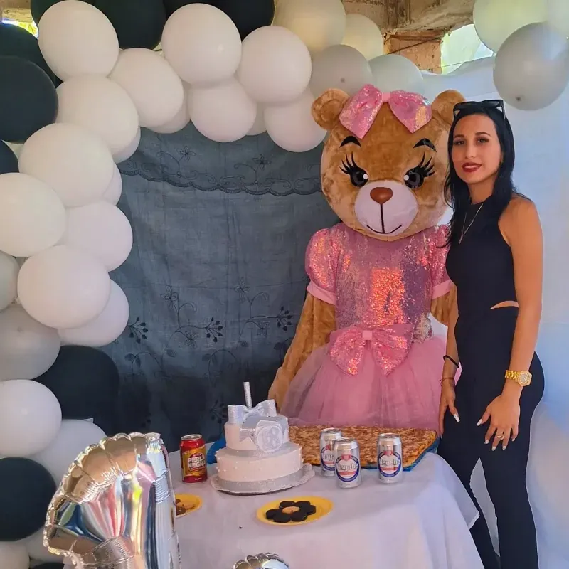 Entrega sorpresa de parte de su hermano en su cumpleaños 🎂 