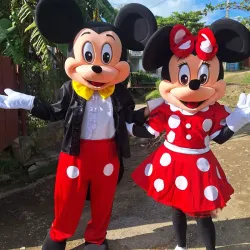 Mickey Mouse y Minnie los 2 👌🤭