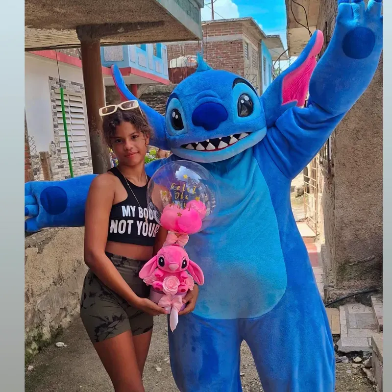 Regalo Con Angela🩷 y entrega con Stitch💙