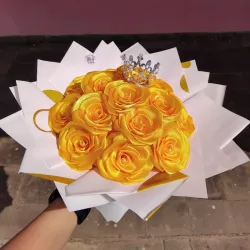 14 rosas + corona💛