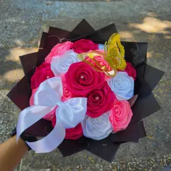 15 rosas con agrego de lazo🎀