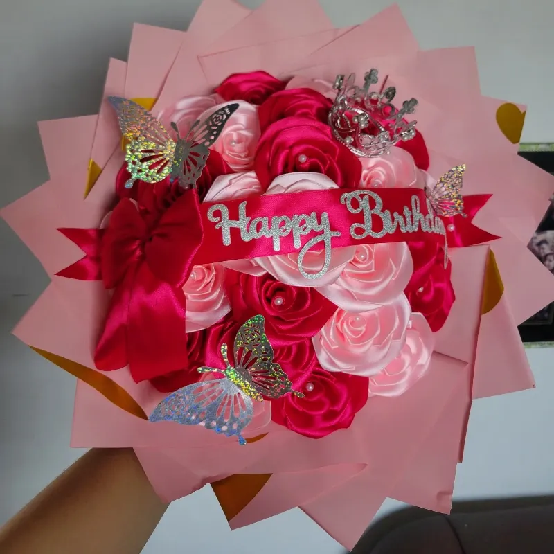 25 rosas con varios agregos