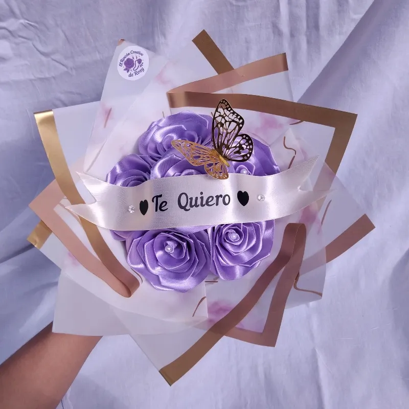 6 rosas + cinta personalizada