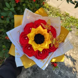 7 rosas eternas y girasol