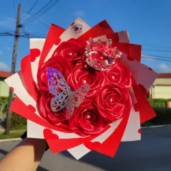 8 rosas + corona❤️