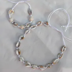 Juego de pulsera y collar.