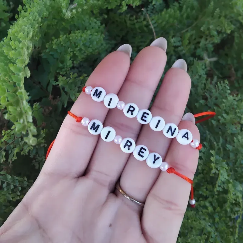 Pareja de manillas simples con "Mi Rey", "Mi Reina"