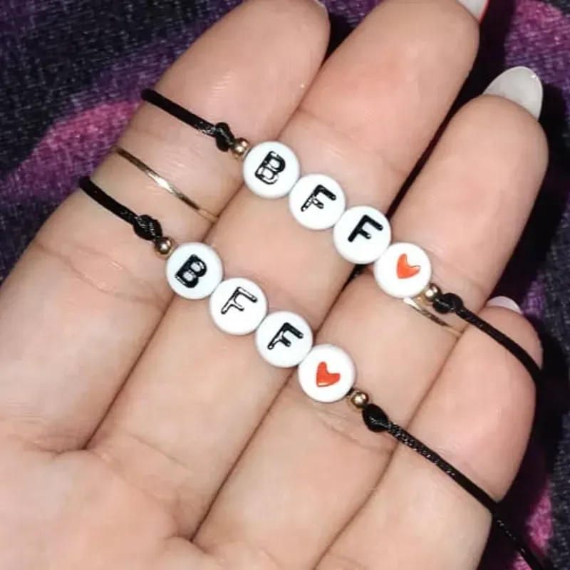 Pulsera simple con BFF.