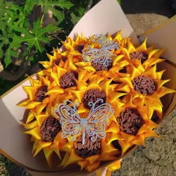 Ramo de 12 girasoles eternos
