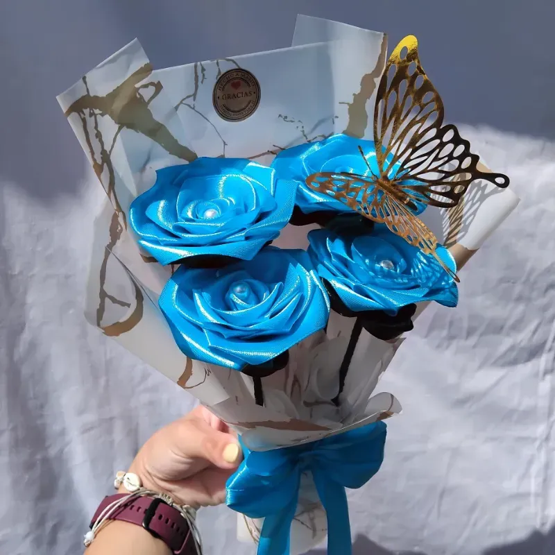 Ramo de 4 rosas eternas💙