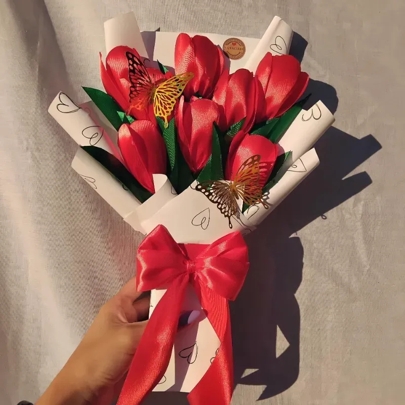 Ramo de 8 tulipanes eternos🌷