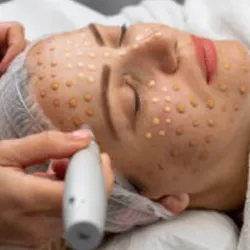 BB GLOW PIEL DE PORCELANA