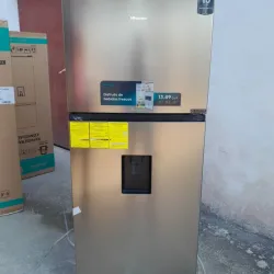 Refrigerador 13.48 ft³ Hisense