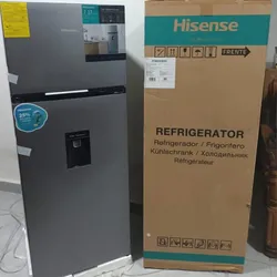 Refrigerador Hisense de 7.2 pies con dispensador