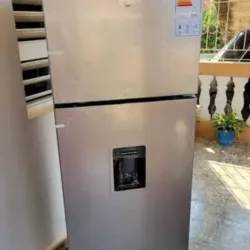 Refrigerador Eko de 13 pies con dispensador 