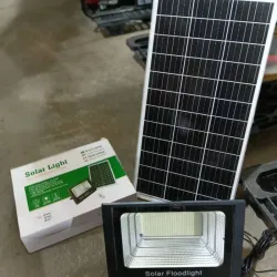 Reflector LED Solar de Alta Potencia con Panel Independiente